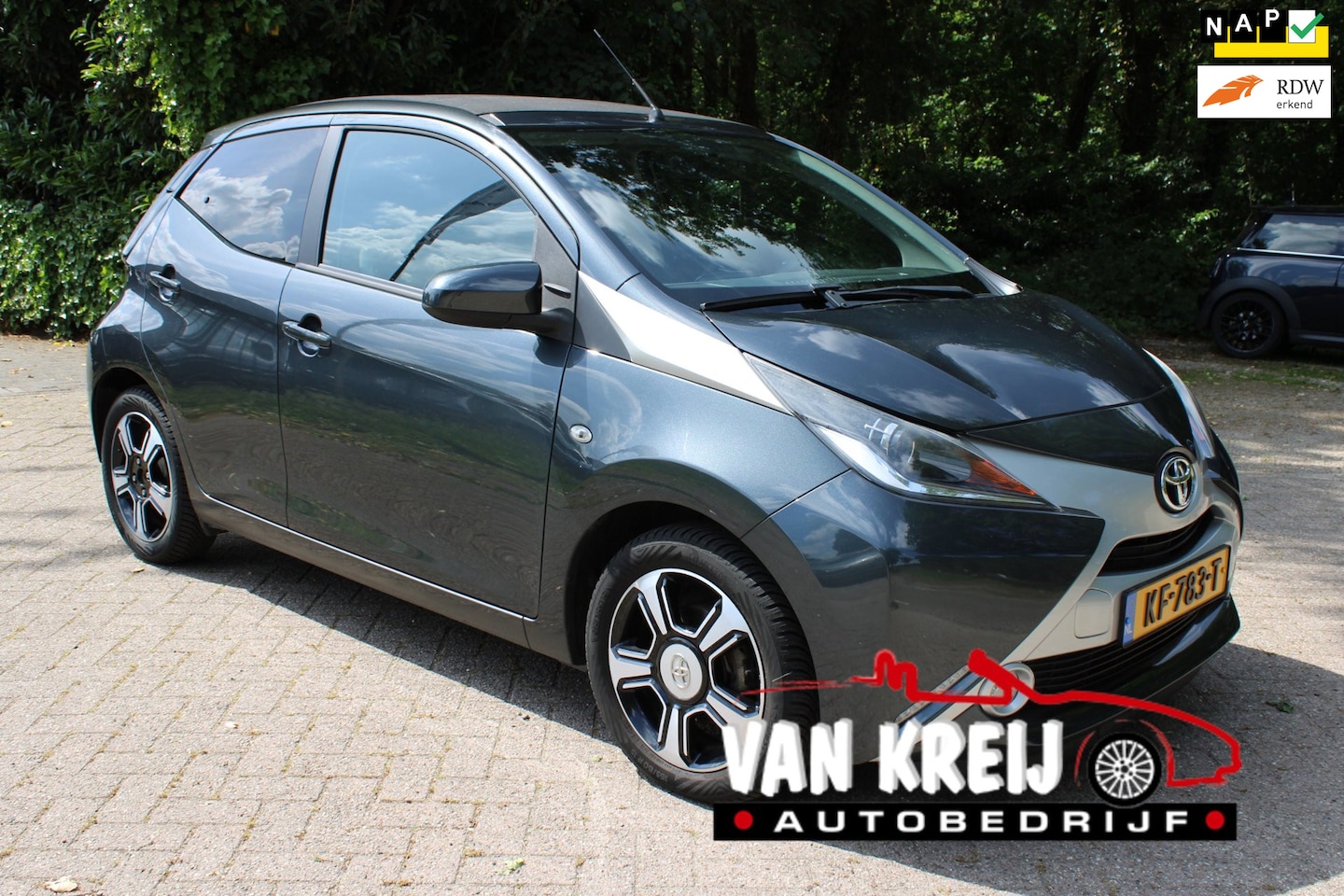 Toyota Aygo - 1.0 VVT-i x-clusiv 1.0 VVT-i x-clusiv, Softtop, Camera, Carplay, Nap - AutoWereld.nl