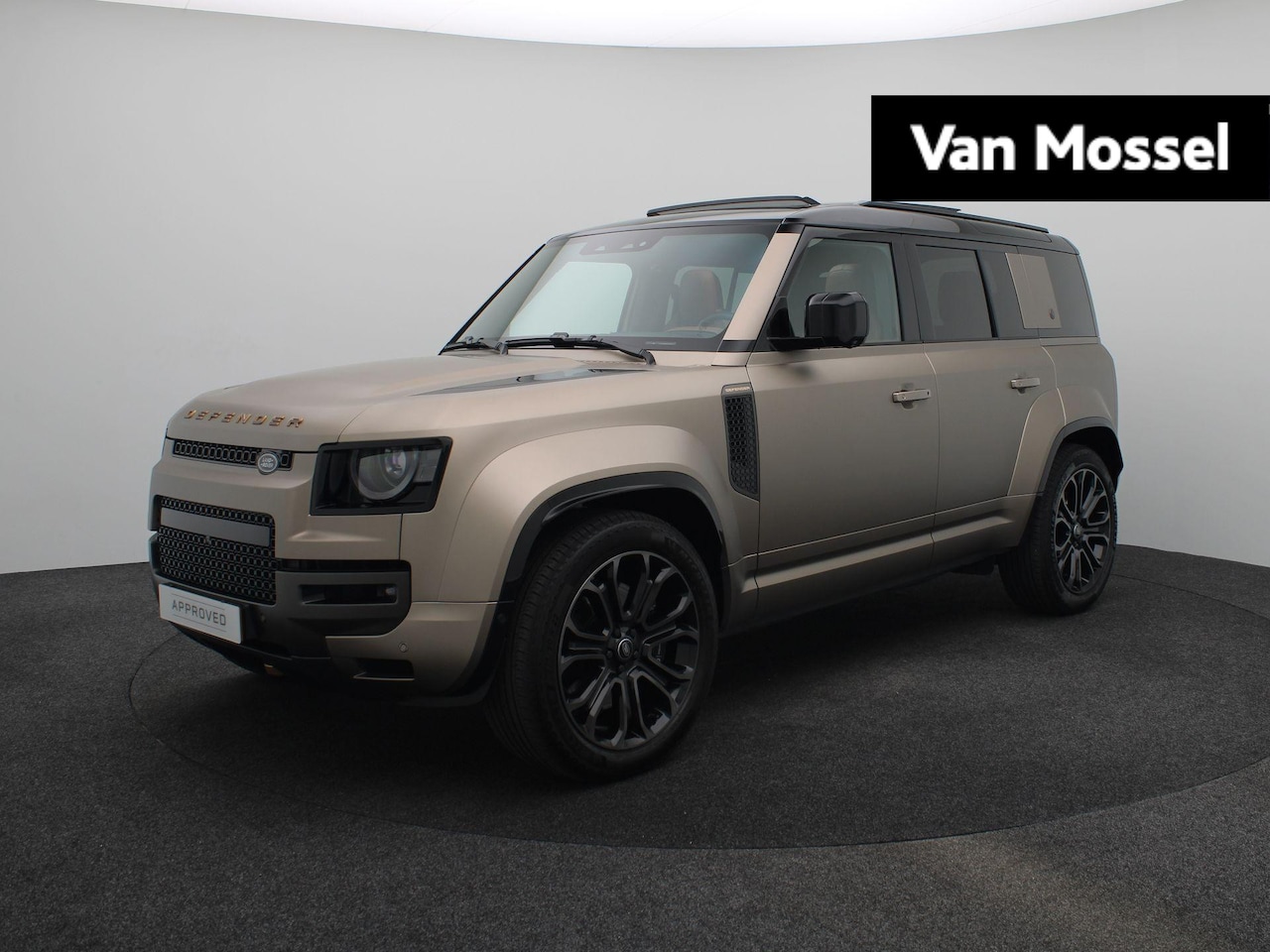 Land Rover Defender 110 - 4.4 P635 Octa | 6D Dynamics | 22" duotone Black wielen | el. Trekhaak | - AutoWereld.nl
