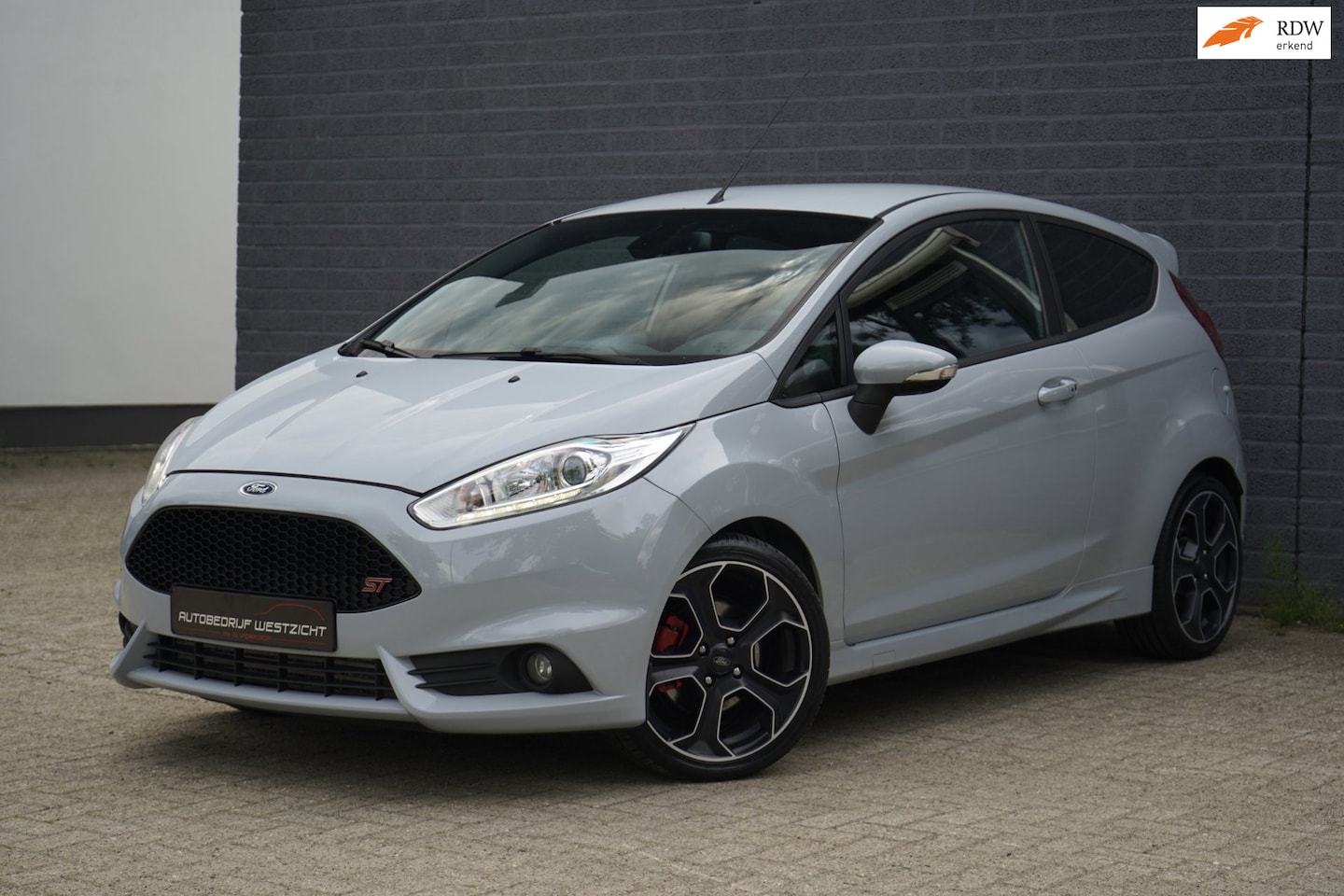 Ford Fiesta - 1.6 ST200, Recaro, Bleutooth, Camera, ST 200 - AutoWereld.nl