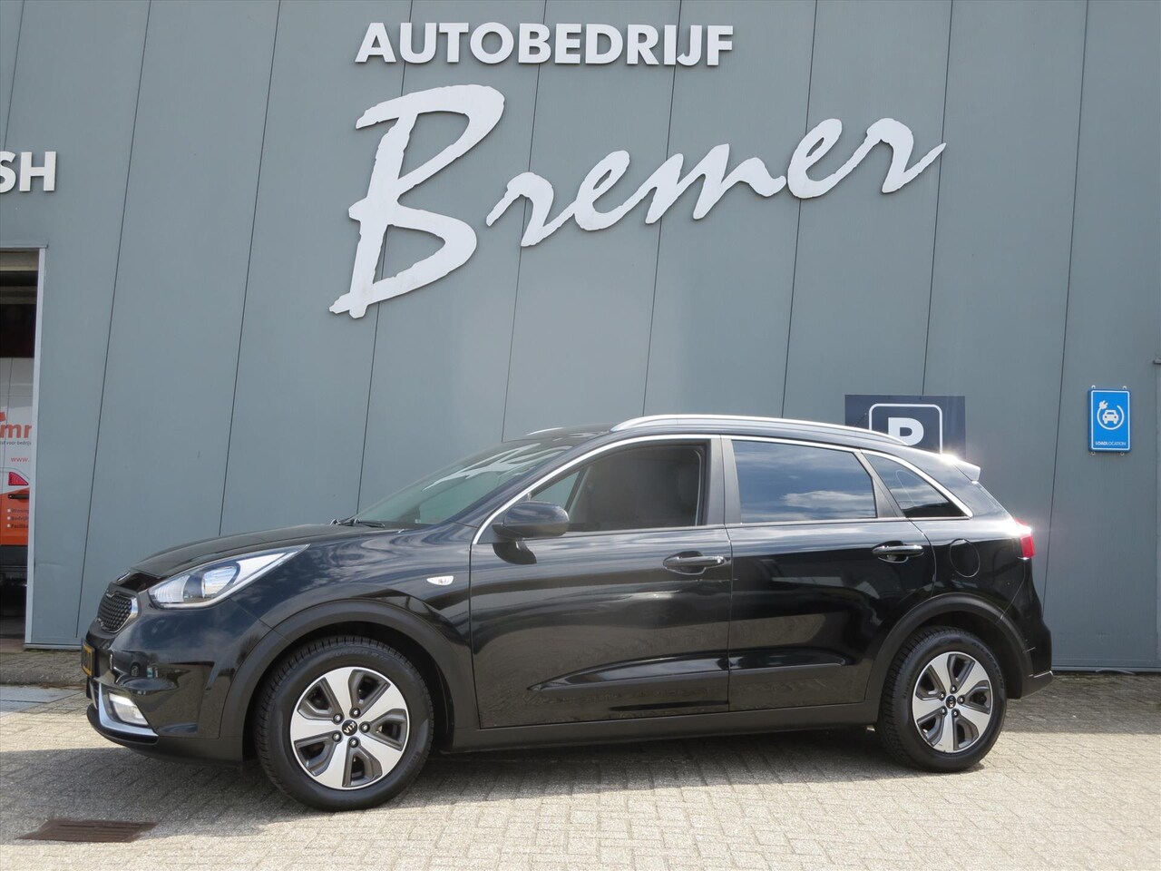 Kia Niro - 1.6 GDi Hybrid ComfortLine 1.6 GDi Hybrid 141pk ComfortLine - AutoWereld.nl