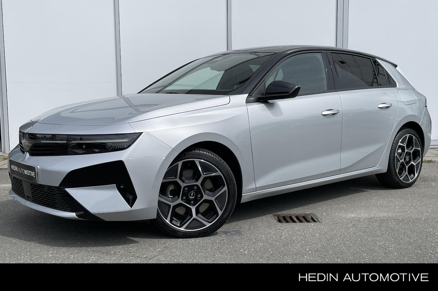 Opel Astra - 1.6 Turbo Plug-in Hybrid 195pk Ultimate | Schuifdak | 18" LMV | LED Matrix | Memory | Navi - AutoWereld.nl