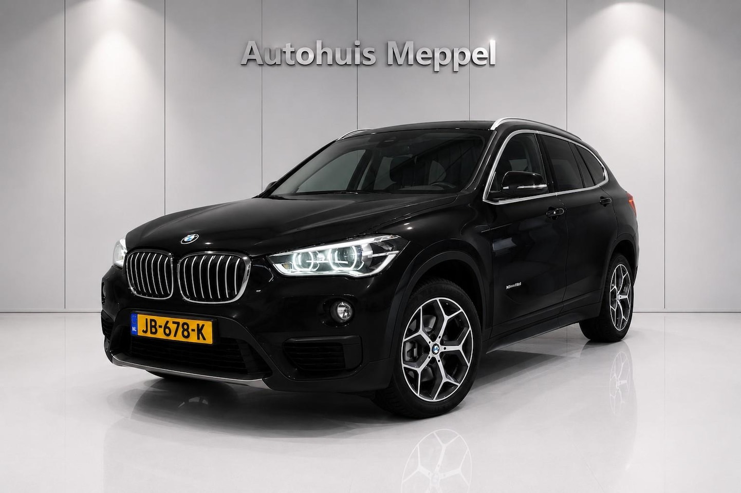 BMW X1 - sDrive20i Advantage*Head-up*Trekhaak*Navipro*LED+*PDC - AutoWereld.nl