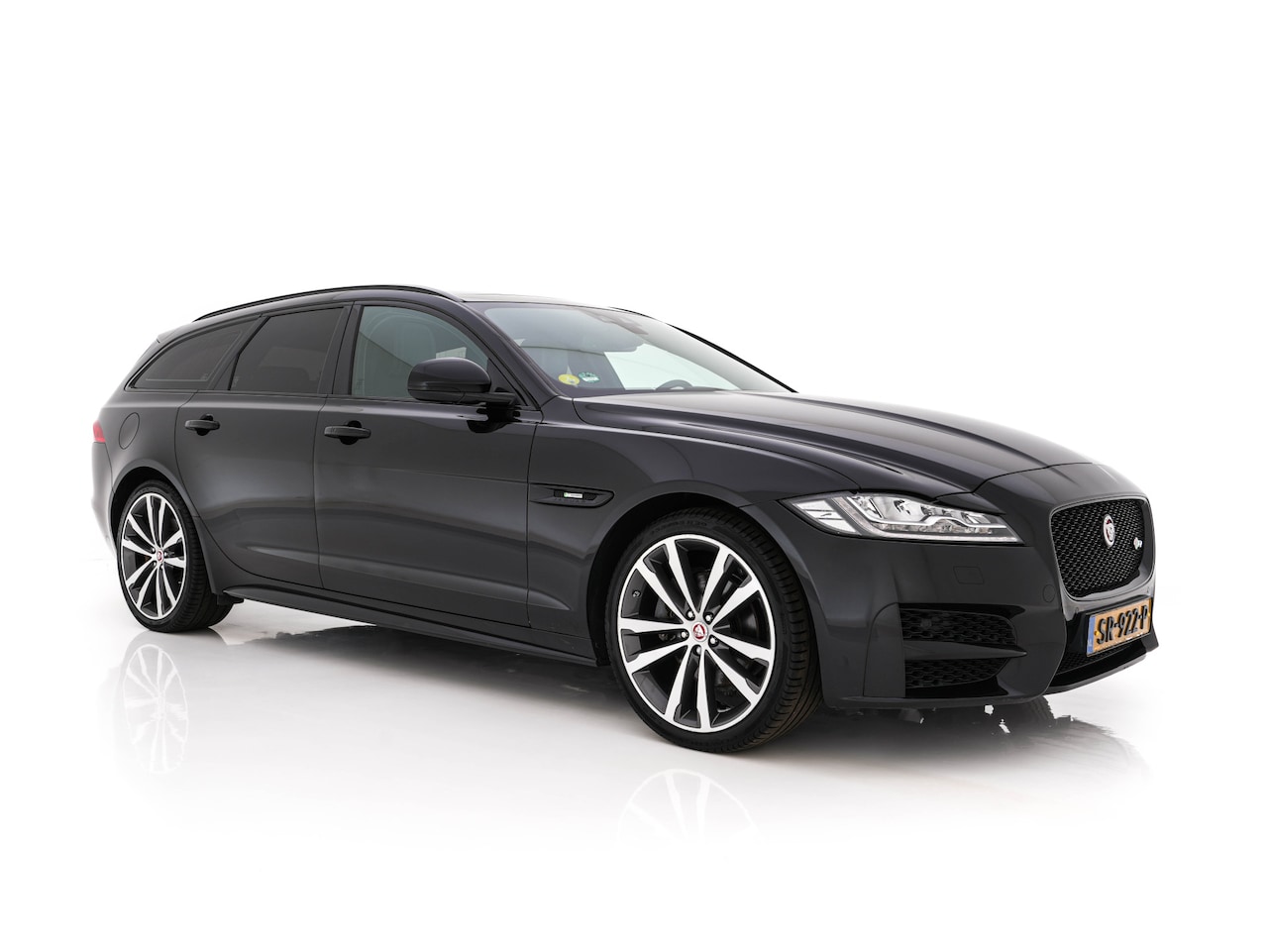 Jaguar XF Sportbrake - 2.0d Portfolio Aut. *PANO | LEATHER | FULL-LED | MEMORY-PACK | DIGI-COCKPIT | HEATED-COMFO - AutoWereld.nl