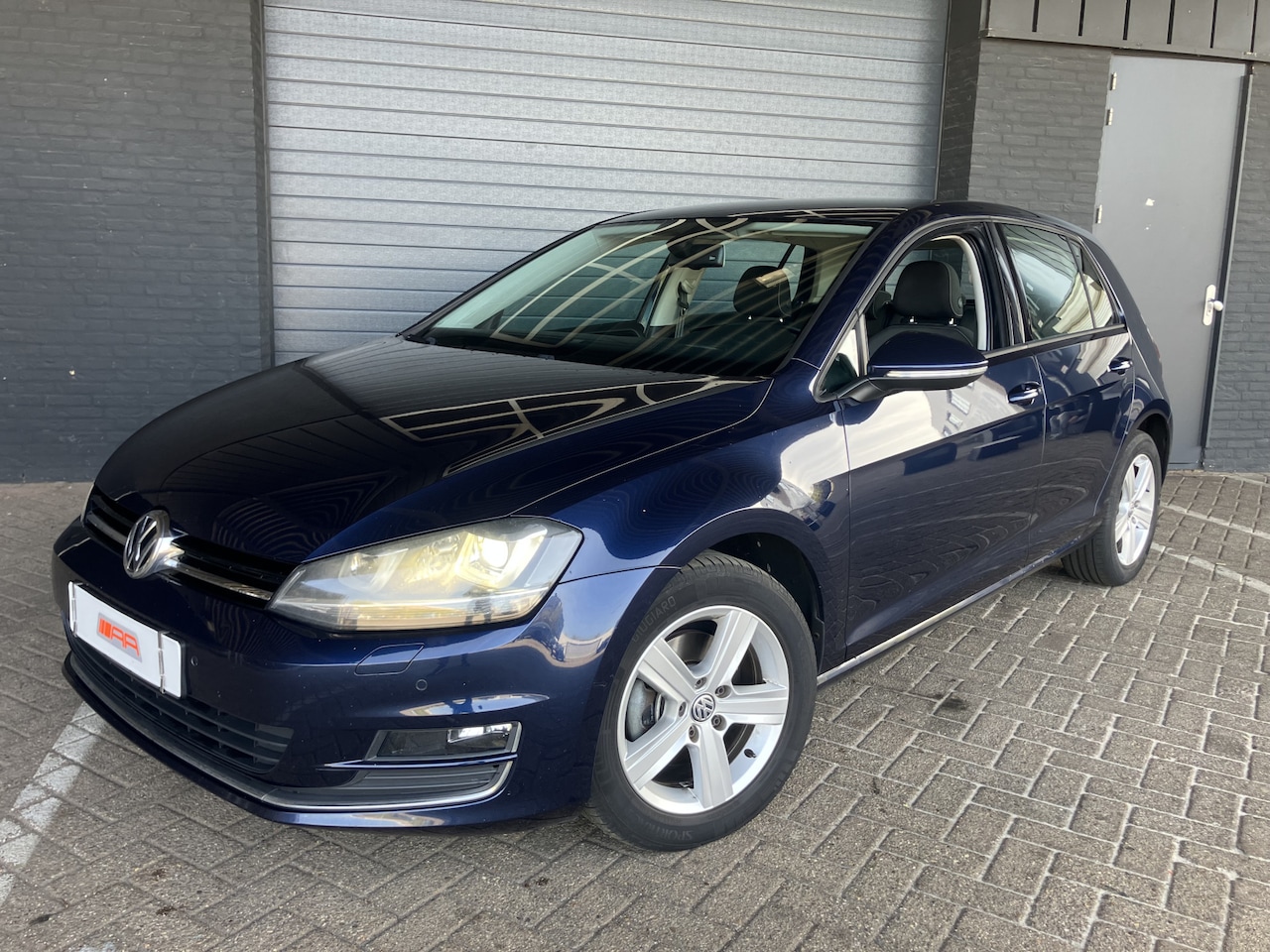 Volkswagen Golf - 1.6 TDI Highline XENON-LED-AHK - AutoWereld.nl