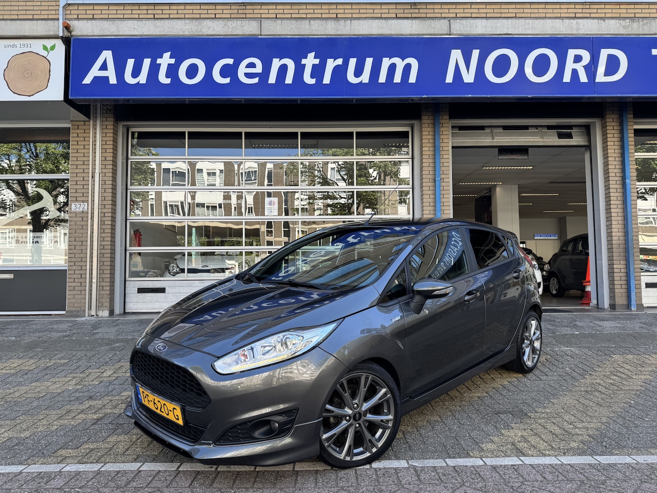 Ford Fiesta - 1.0 EcoBoost ST Line NAP | Navigatie | Climate Control | Cruise Control | Parkeersensoren - AutoWereld.nl