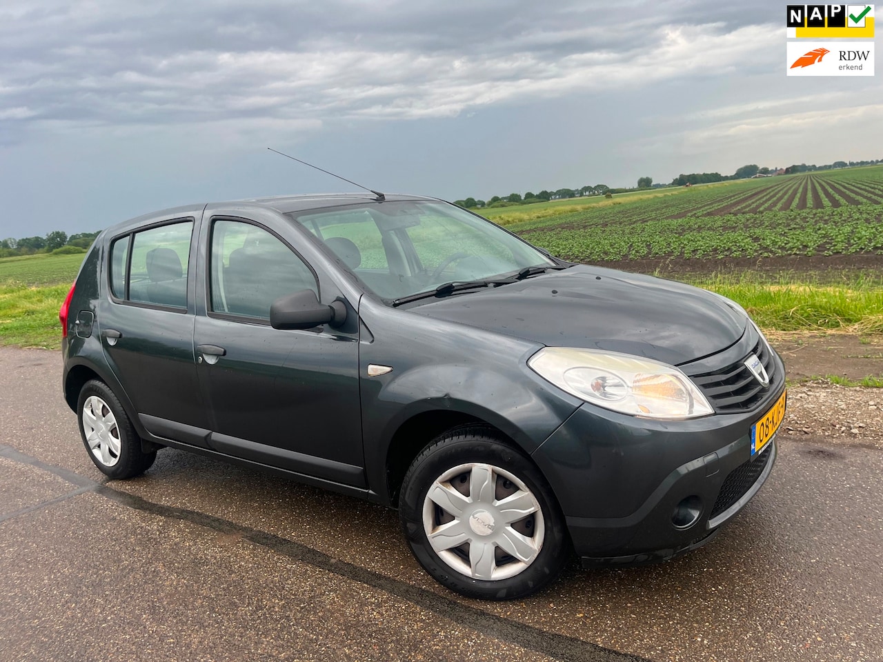 Dacia Sandero - 1.2 Ambiance / 145.000 nap airco - AutoWereld.nl