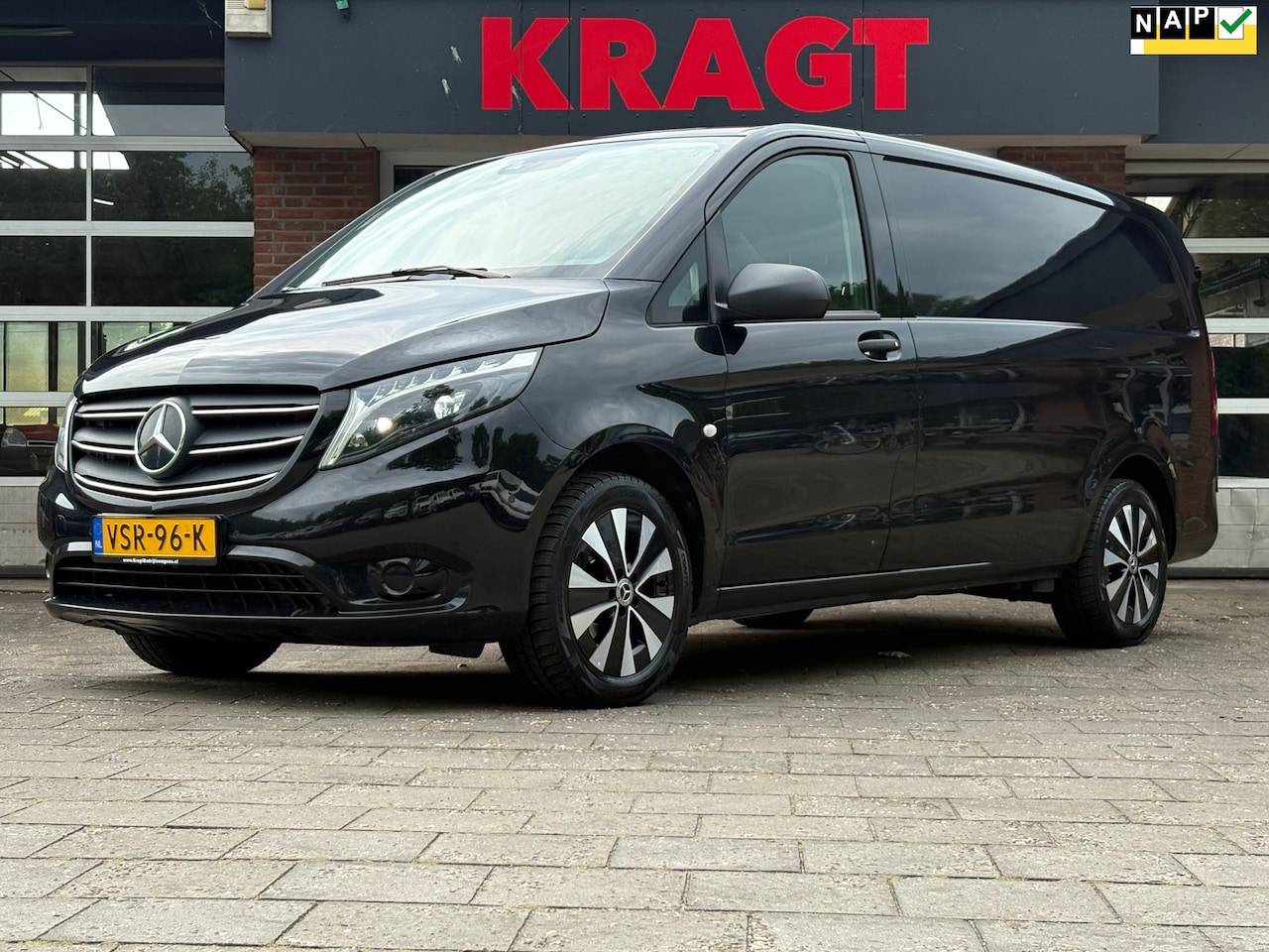 Mercedes-Benz Vito - 116 CDI Lang|NAP||Automaat|clima|cruise|achteruitrijcamera|apple carplay|LED|trekhaak|park - AutoWereld.nl