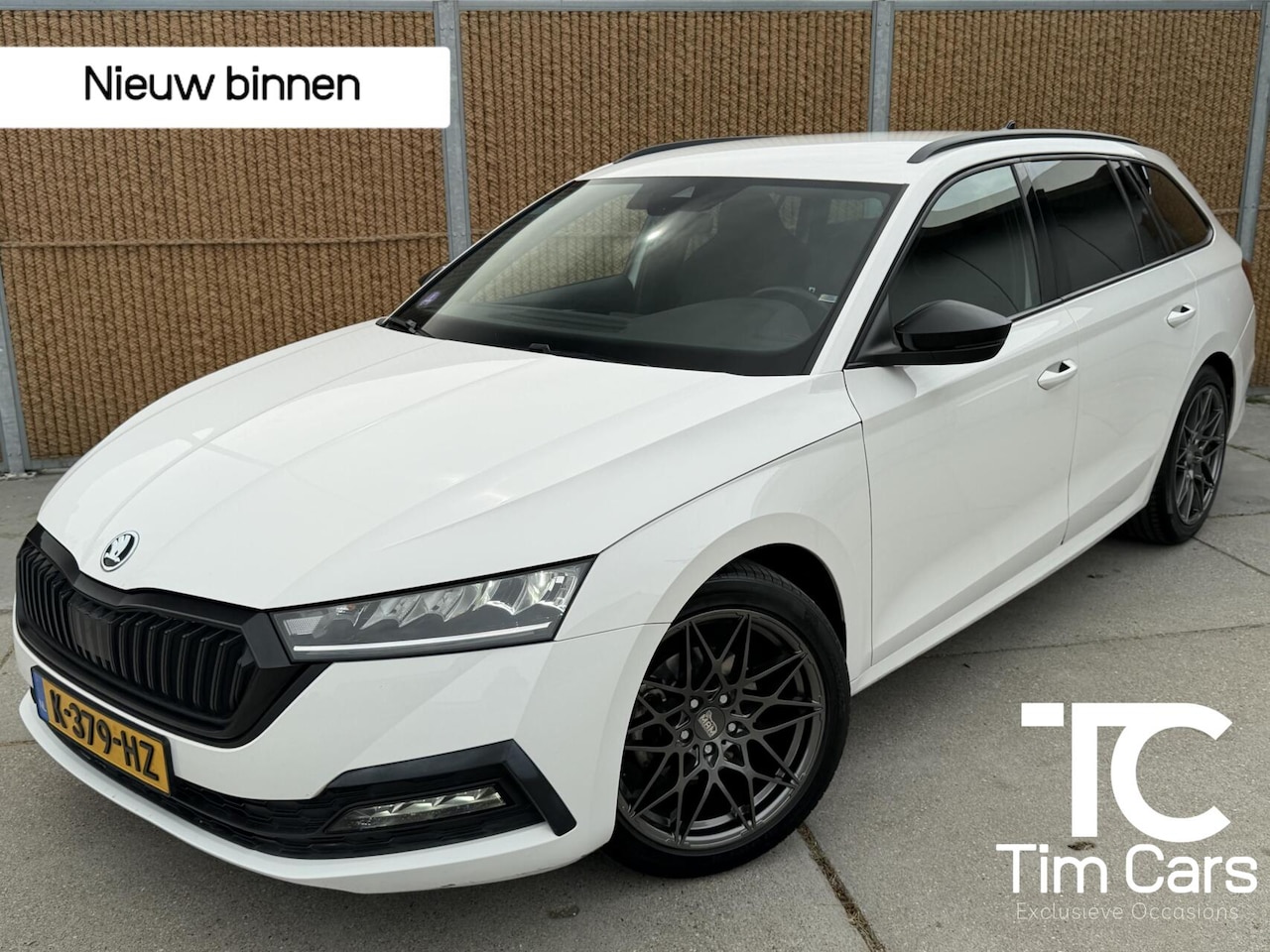 Skoda Octavia Combi - 1.0 e-TSI Sport Business Trekhaak | LED verlichting | Sfeerverlichting | Climate control | - AutoWereld.nl