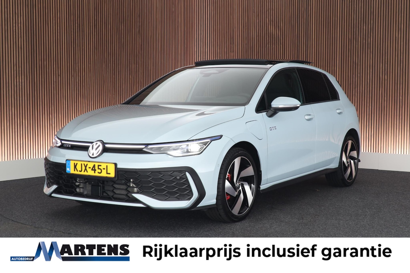 Volkswagen Golf - 1.5 272pk eHybrid GTE Panoramadak Trekhaak 360Camera IQ.Light Keyless Virtual Cockpit Navi - AutoWereld.nl
