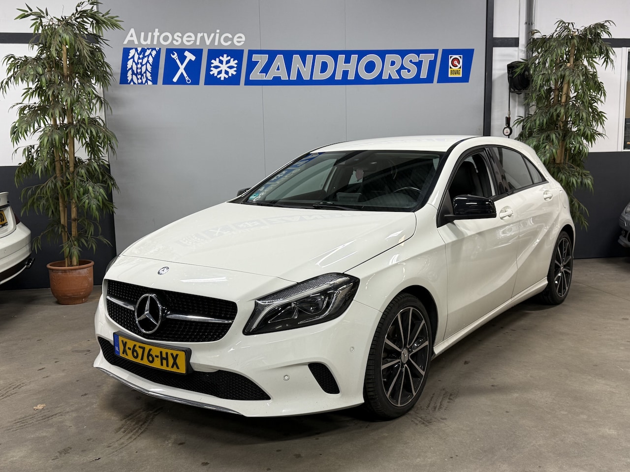 Mercedes-Benz A-klasse - 180 Ambition // 17 inch // Stoelverw. // Navi - AutoWereld.nl