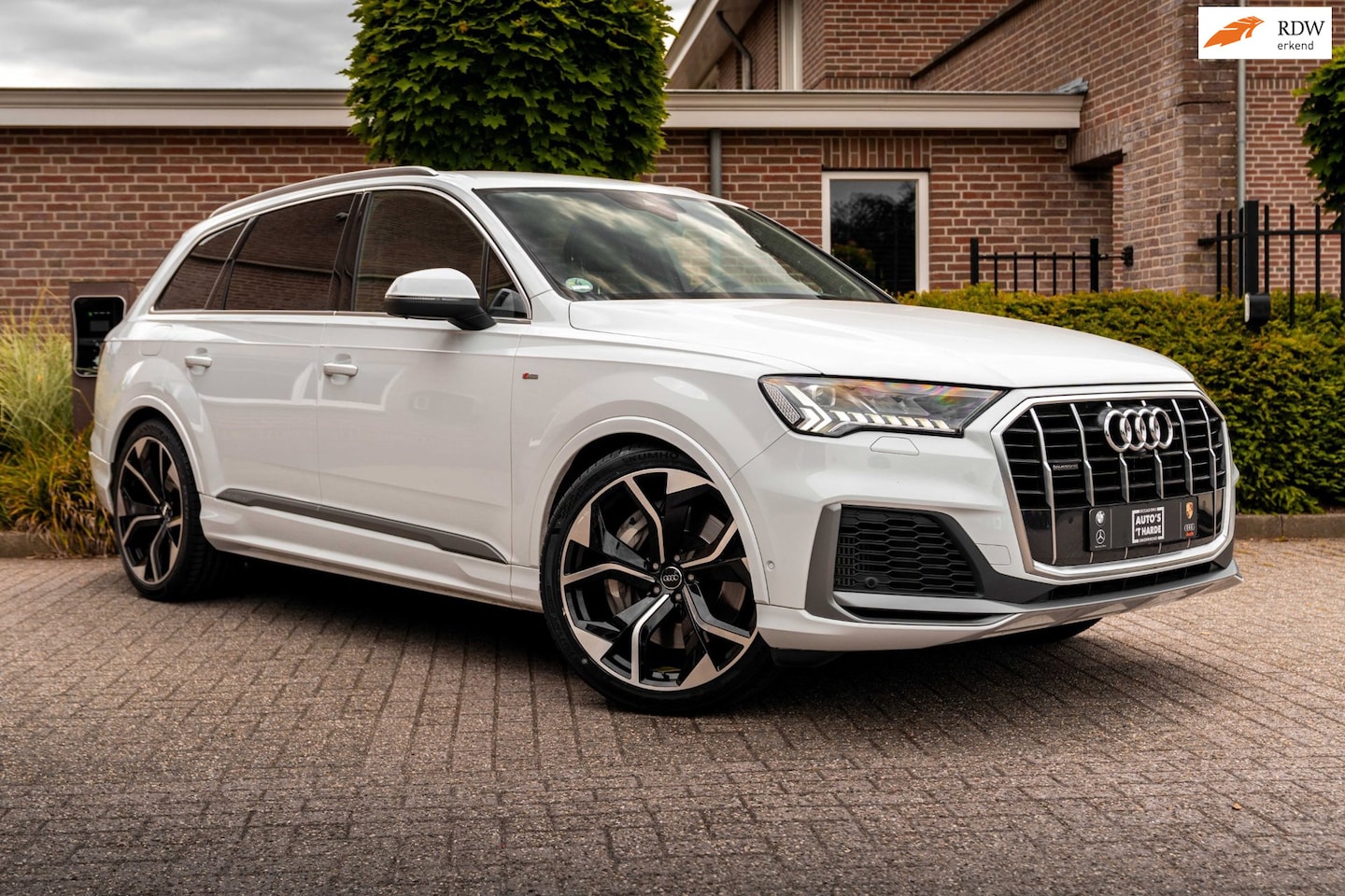 Audi Q7 - 55 TFSI e Quattro Pro Line S 381 PK 3x S-Line Luchtvering 360 Camera Elek. Trekhaak 22'' - AutoWereld.nl