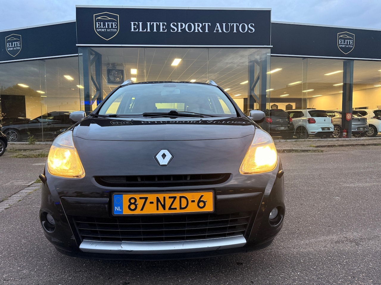 Renault Clio Estate - 1.2-16V 20th Anniversary I Cruise control I Keyless I Parkeer Sensor I - AutoWereld.nl