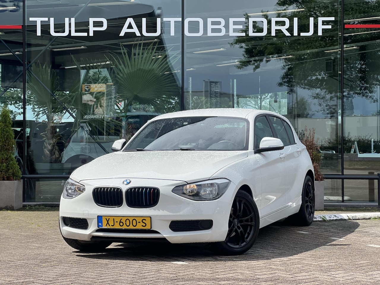 BMW 1-serie - 116i Business+ 5 Deurs Clima Stoelverwarming - AutoWereld.nl