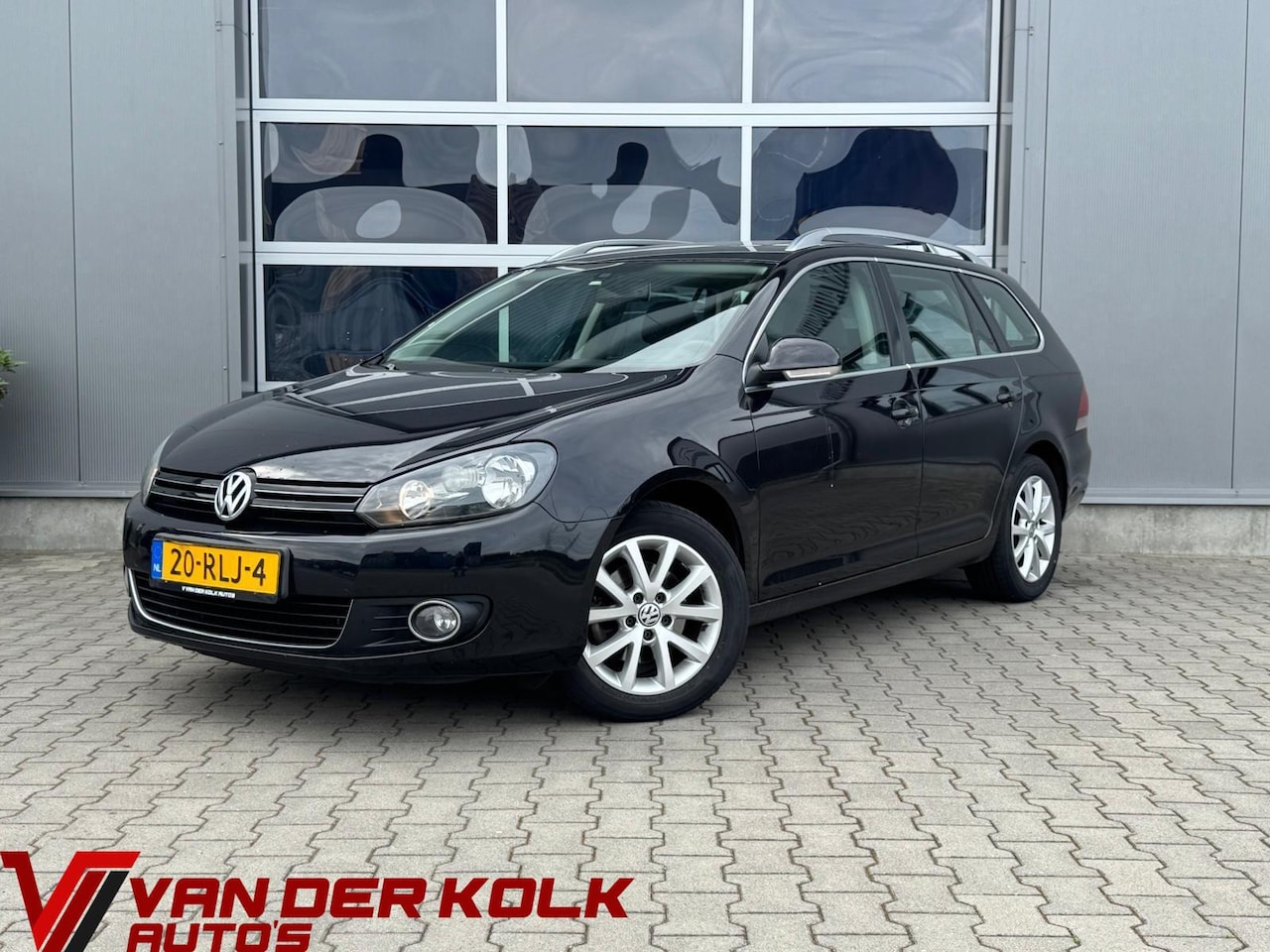 Volkswagen Golf Variant - 1.4 TSI Highline | Panorama | CarPlay | Cruise | Climate | | Navigatie | Trekhaak - AutoWereld.nl