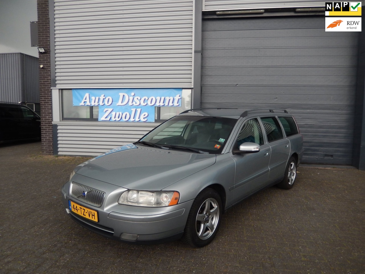 Volvo V70 - 2.4D Edition AUTOMAAT DEALER ONDERHOUDEN - AutoWereld.nl