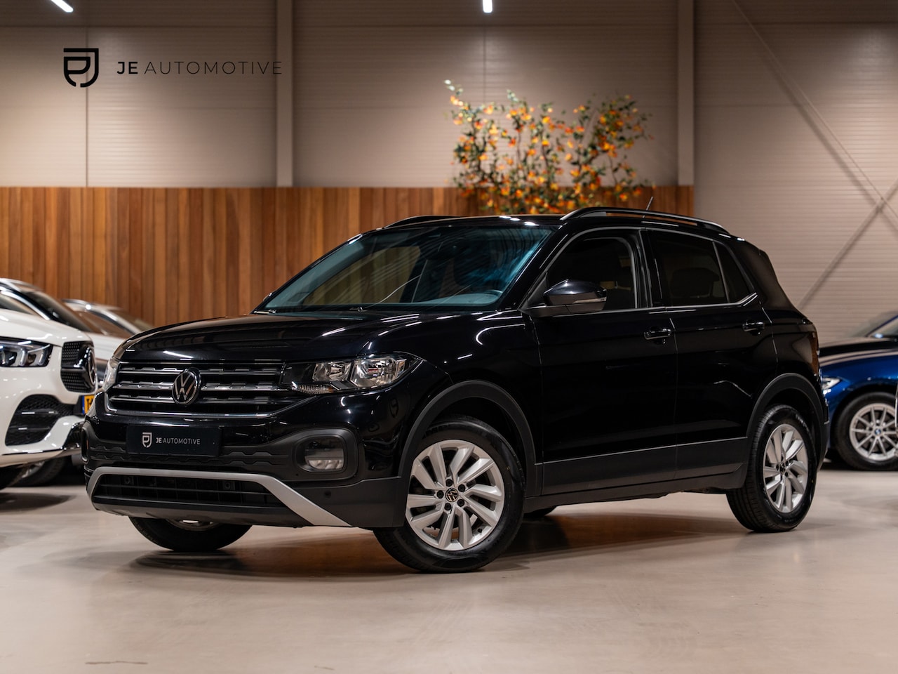 Volkswagen T-Cross - 1.0 TSI DSG Life, Apple Carplay, Android Auto, ACC, Cam, PDC, Clima, Volledig Onderhoud - AutoWereld.nl