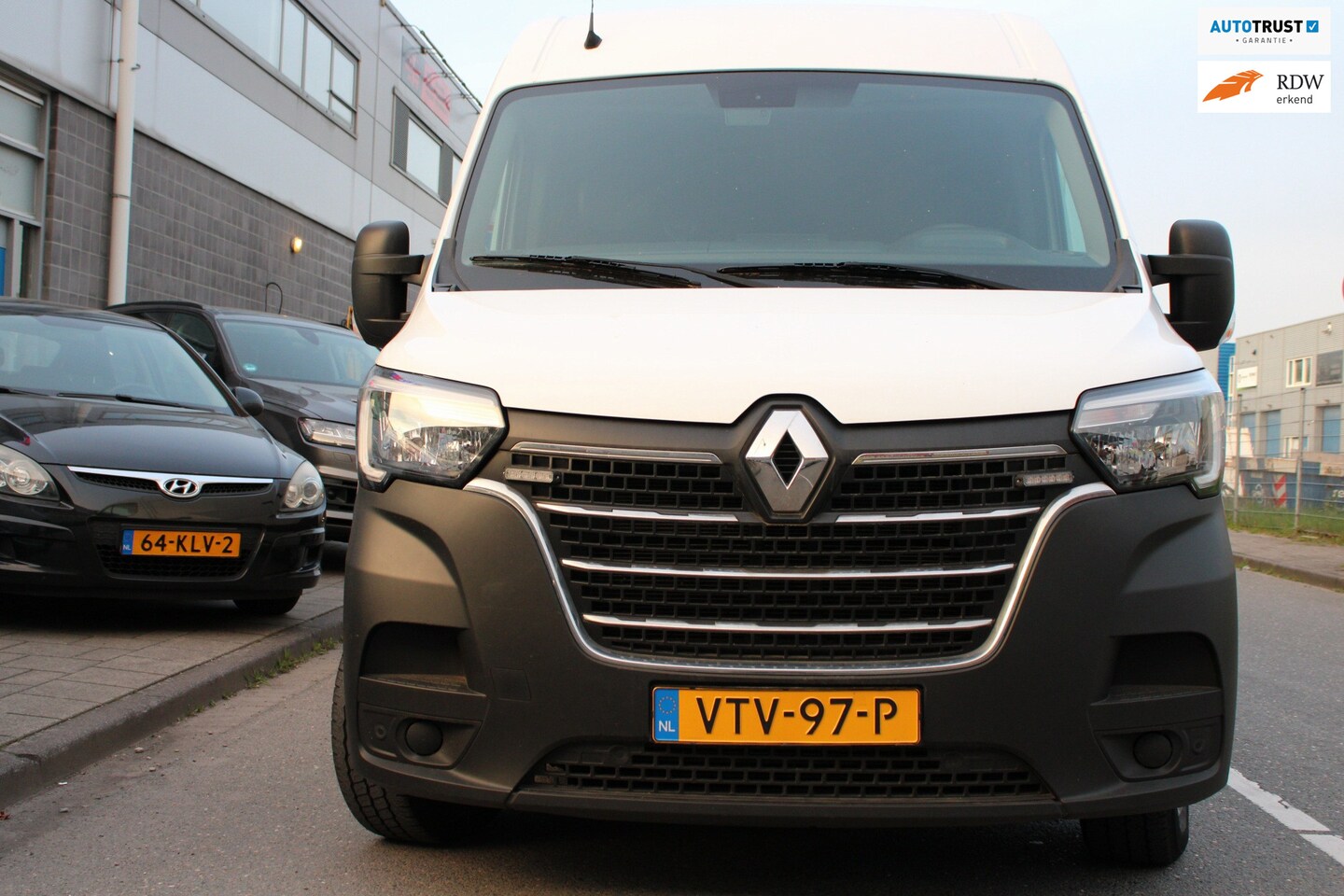 Renault Master - T35 2.3 dCi 150 L2H2 DC Energy Comfort 3.5T Trekvermogen - AutoWereld.nl