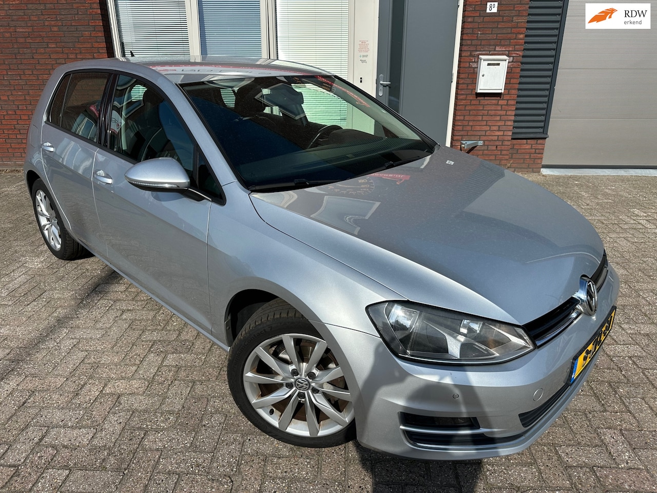 Volkswagen Golf - 1.2 TSI Business Edition / Navi / Camera / leder / Stoelverw / Cruise / PDC - AutoWereld.nl