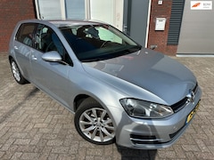 Volkswagen Golf - 1.2 TSI Business Edition / Navi / Camera / leder / Stoelverw / Cruise / PDC