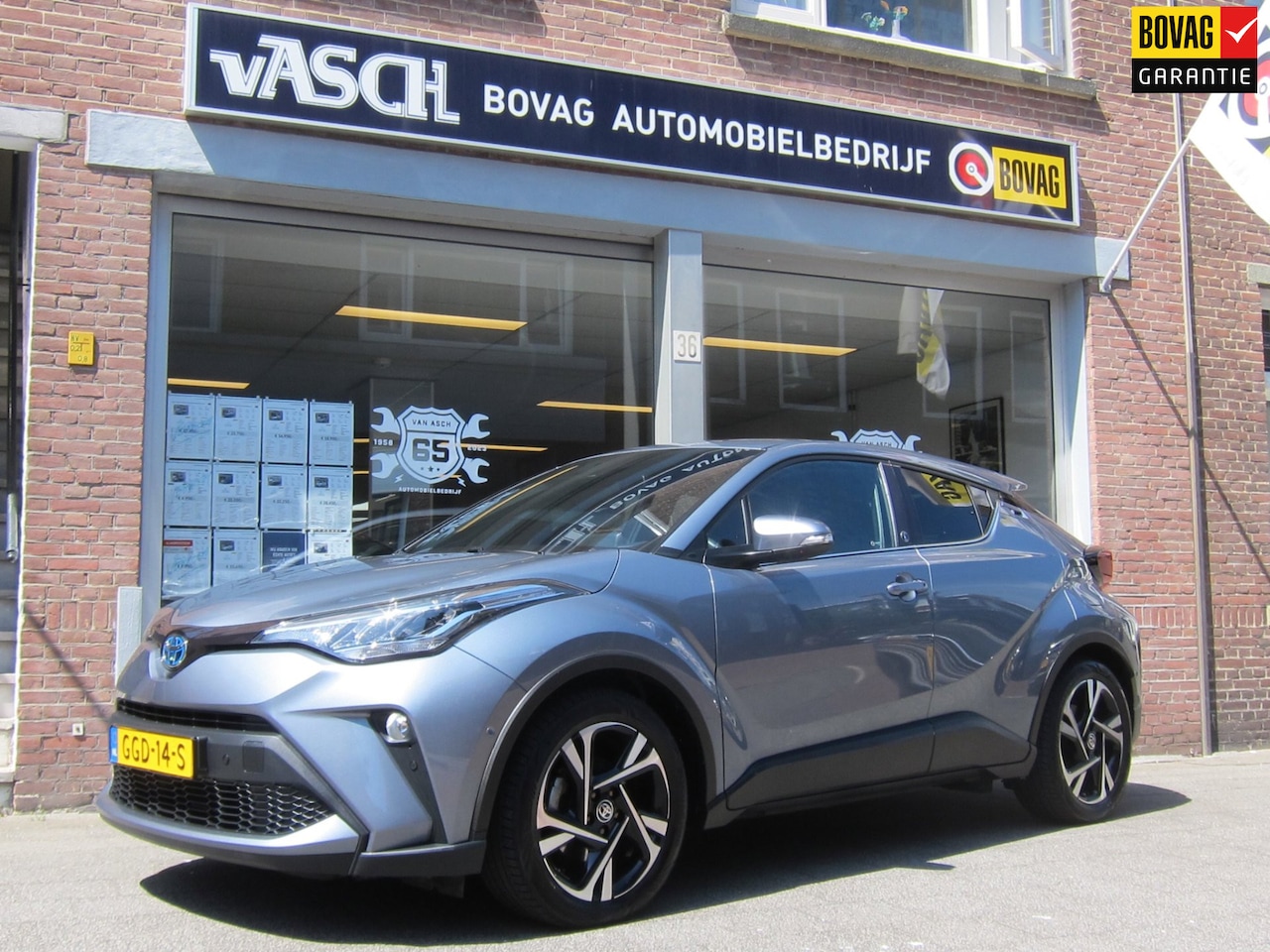 Toyota C-HR - 2.0 Hybrid GR-Sport All Seasonbanden All In Prijs - AutoWereld.nl