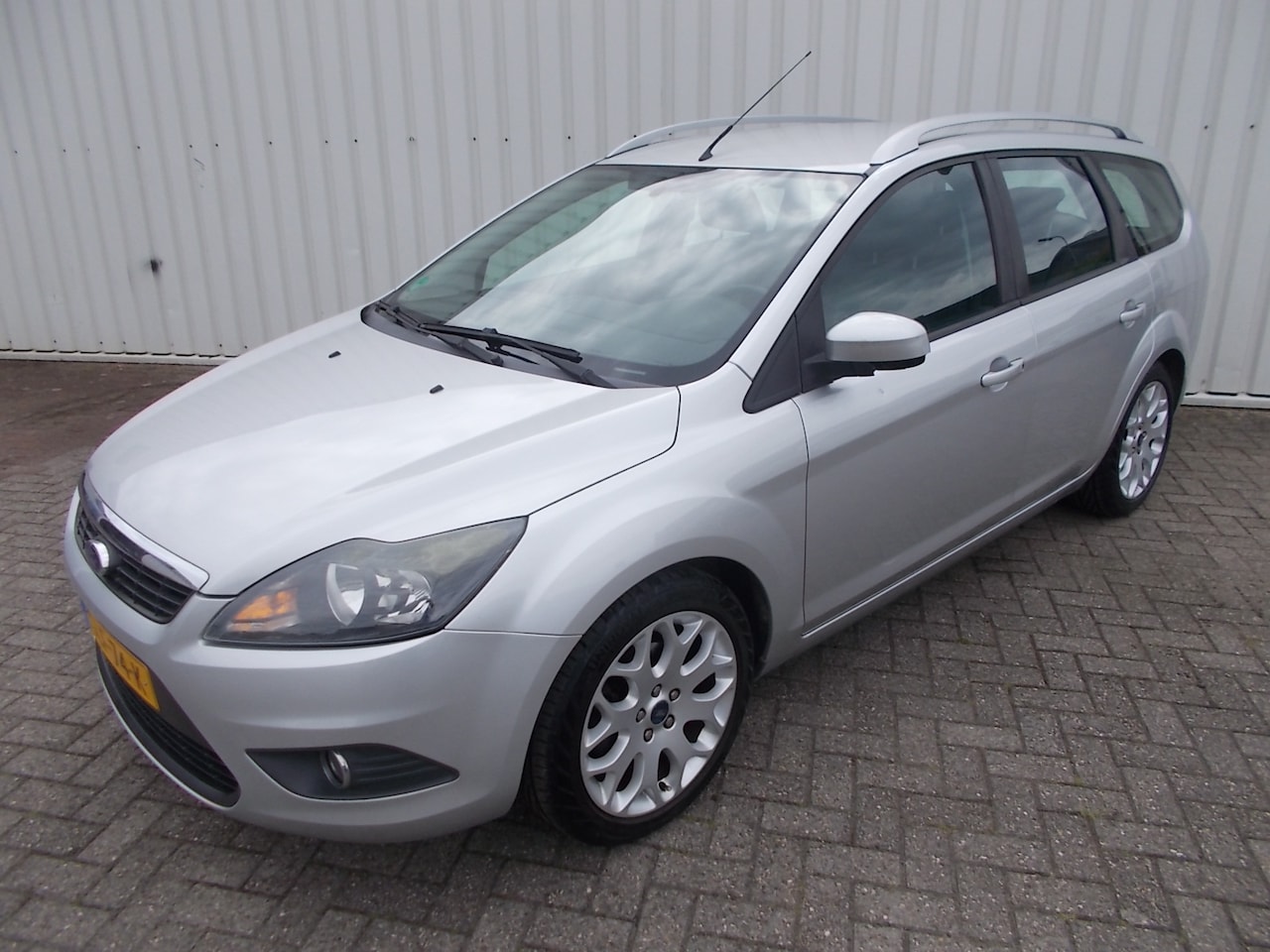 Ford Focus Wagon - 1.8 Titanium Flexi Fuel 1.8 Titanium Flexi Fuel ( APK 31-10-2026 ) - AutoWereld.nl