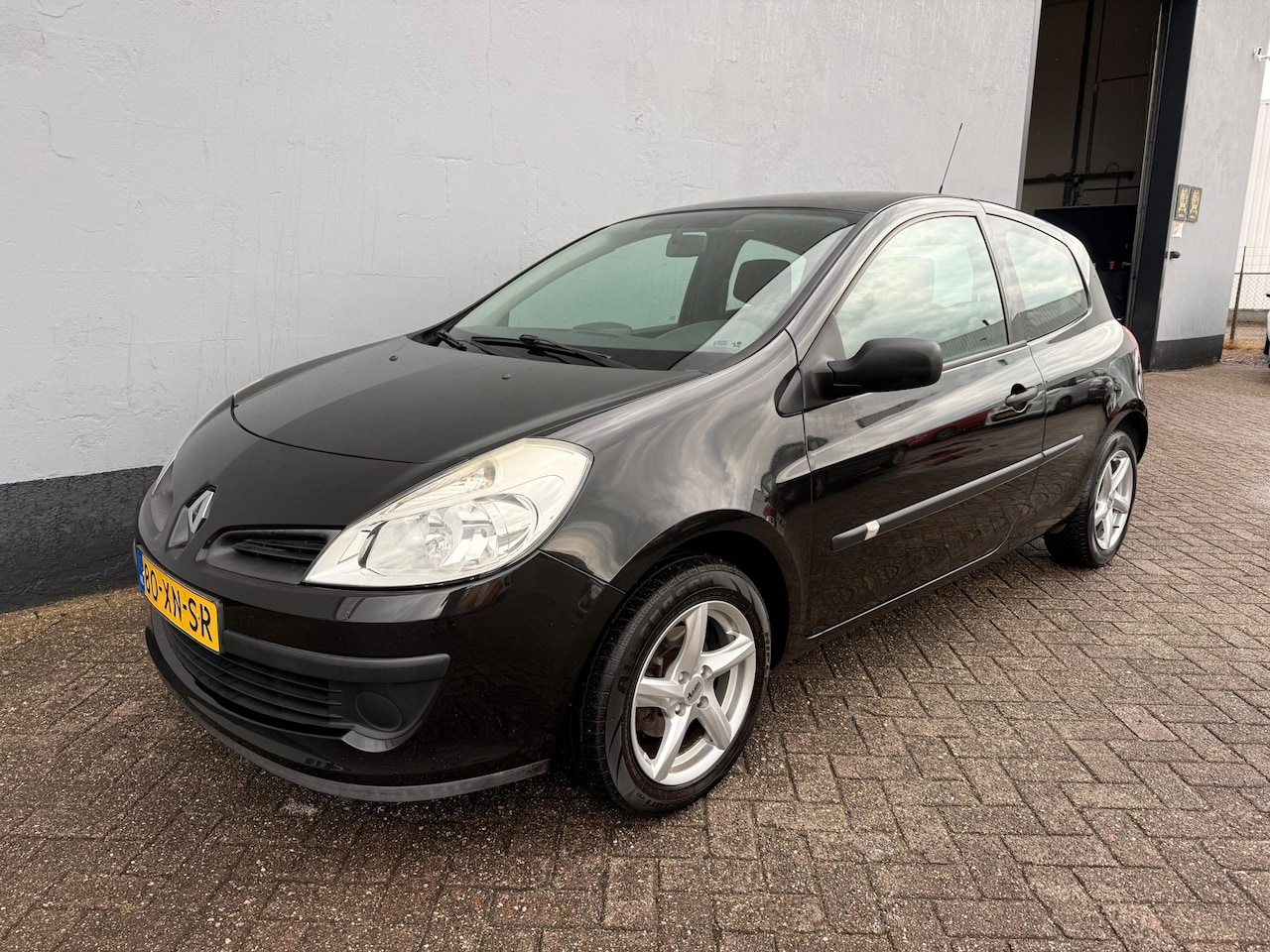 Renault Clio - 1.4-16V Business Line - Elek. Panorama Dak - AutoWereld.nl