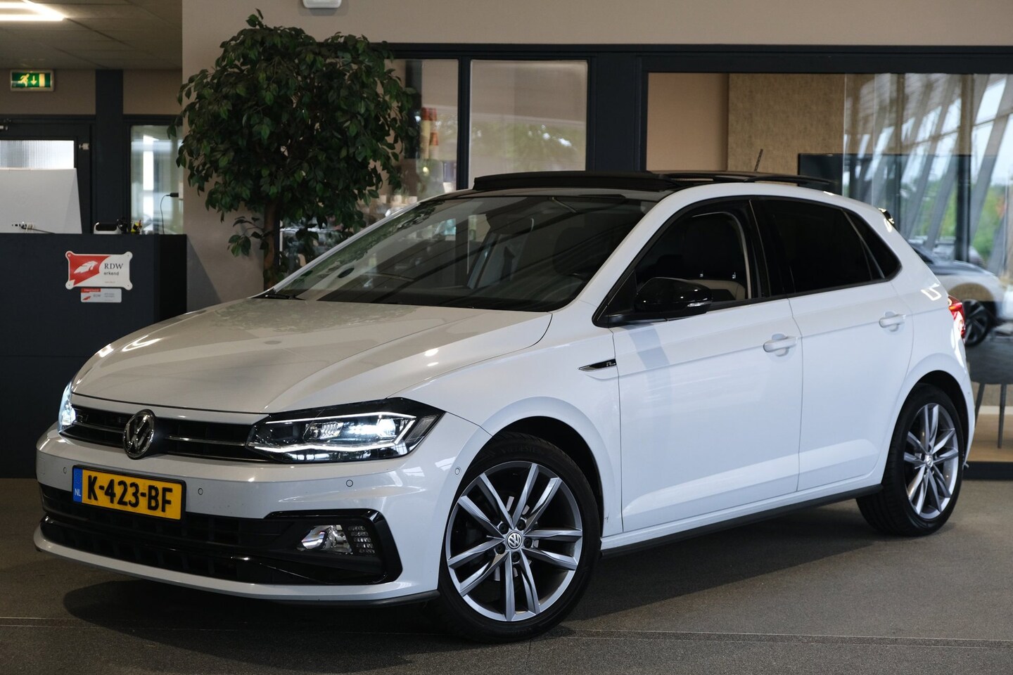 Volkswagen Polo - 1.0 TSI R-line DSG Beats Pano Virtual Navi ACC CAM - AutoWereld.nl