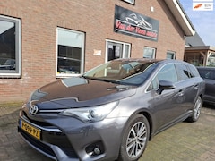 Toyota Avensis Touring Sports - 1.8 VVT-i Dynamic. Zeer netjes O.a. navi, camera, cruise, stoelverwarming. Boekjes aanwezi