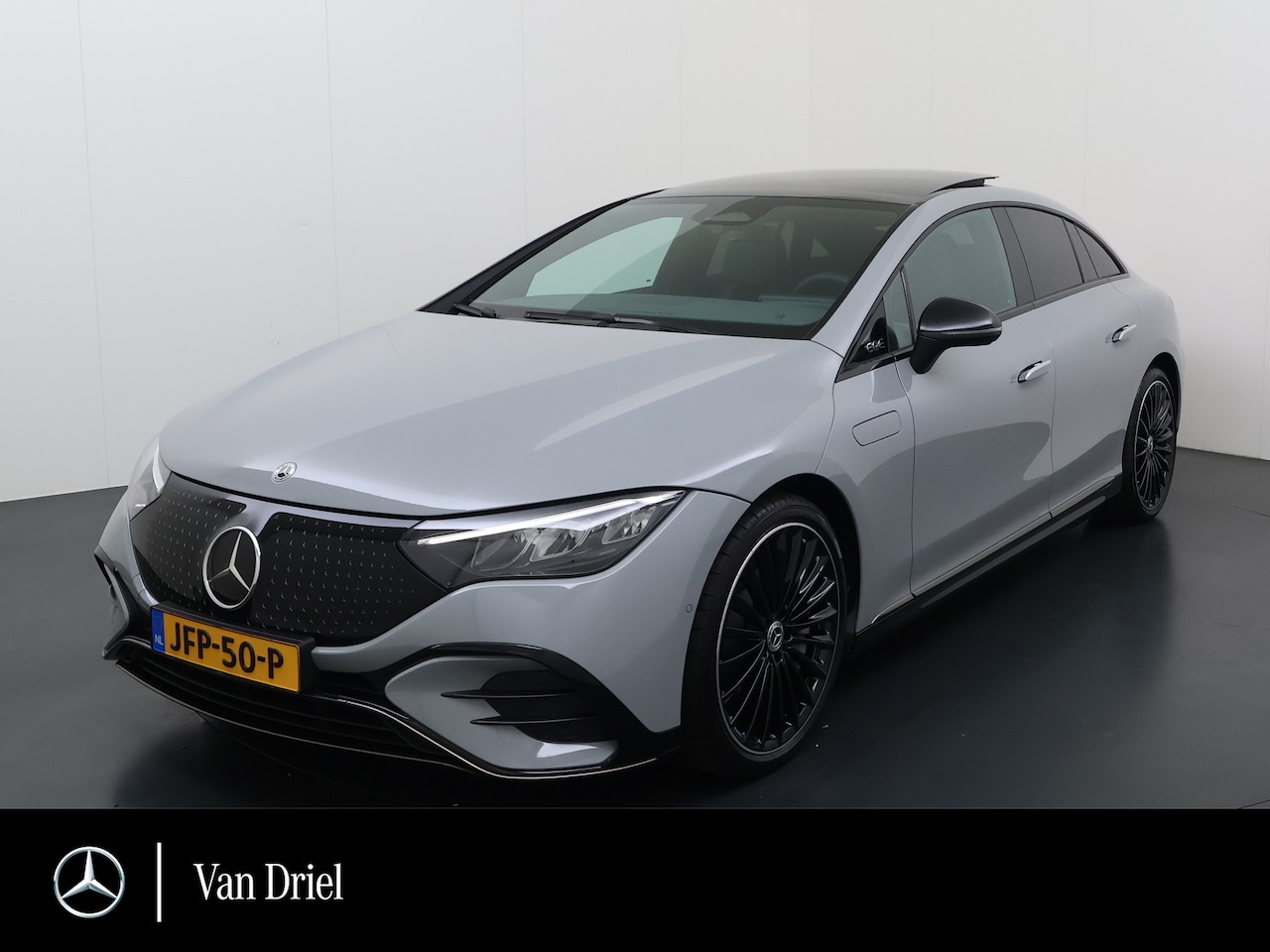 Mercedes-Benz EQE - 300 AMG Line 90 kWh | Luchtvering Pano Memory Night - AutoWereld.nl