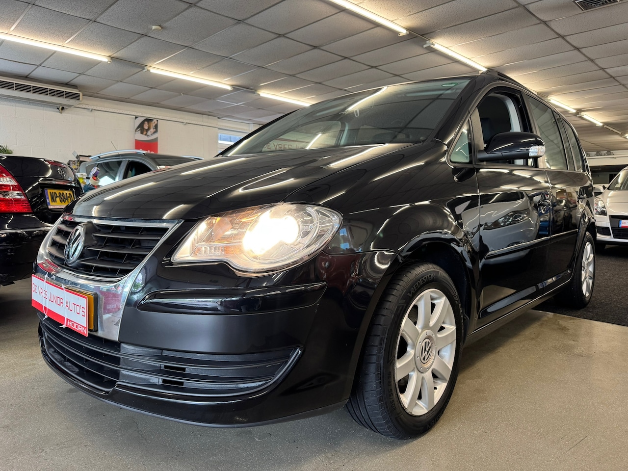 Volkswagen Touran - 1.4 TSI Comfortline. Ketting vervangen, nwe apk,cruise/climate control, parrot en veel mee - AutoWereld.nl