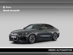 BMW i4 - eDrive40 84 kWh | Ambiance verlichting | Comfort Access | Parking assistant plus |