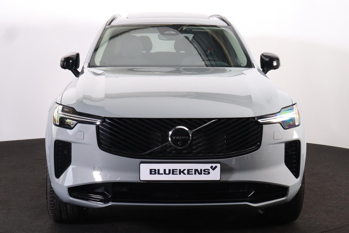 Volvo XC90 - T8 Recharge AWD Ultra Dark - Panorama/schuifdak - IntelliSafe Assist & Surround - 360º Cam - AutoWereld.nl