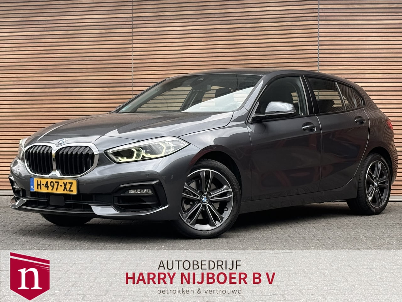 BMW 1-serie - 118i Executive Edition Navi / Carplay / Lm Velgen / Sportstoelen - AutoWereld.nl