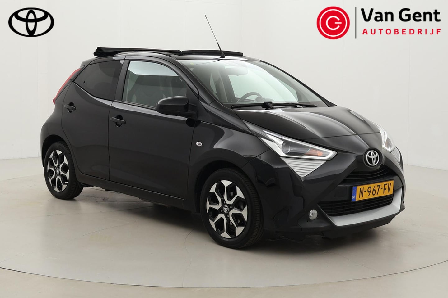 Toyota Aygo - 1.0 VVT-i x-joy cabrio | Elektrisch vouwdak | Fietsensteun | Navigatie | Clima | Camera | - AutoWereld.nl
