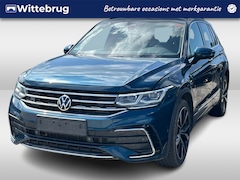 Volkswagen Tiguan - 1.4 TSI 245 pk DSG eHybrid R-Line Business / Panorama dak / Trekhaak / Lederen bekleding /