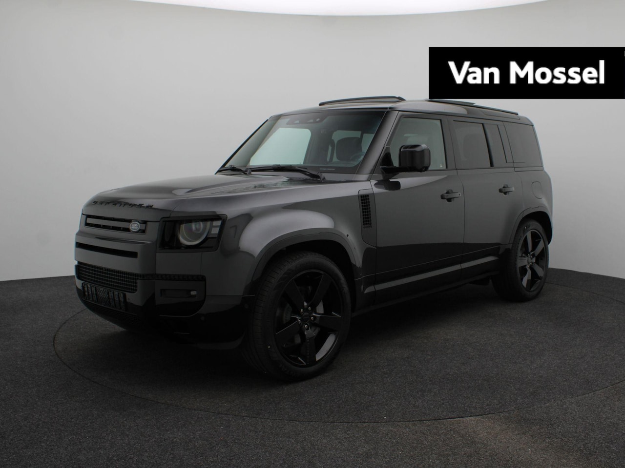 Land Rover Defender 110 - 2.0 P300e Dynamic Edition - AutoWereld.nl