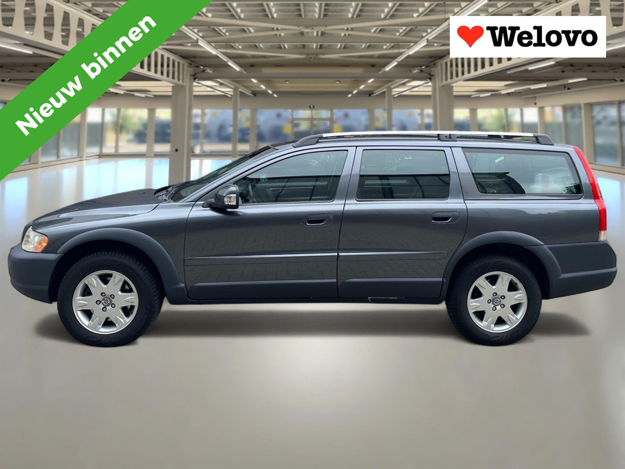 Volvo XC70 - 2.5 T Momentum dealer onderhouden, leder interieurs, carkit.. - AutoWereld.nl