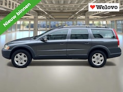 Volvo XC70 - 2.5 T Momentum dealer onderhouden, leder interieurs, carkit