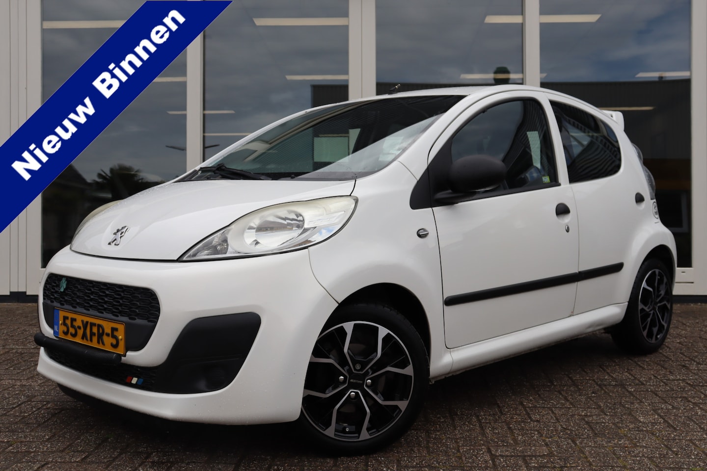 Peugeot 107 - 1.0 Access Accent 1.0 Access Accent, Airco, Apple Carplay, PDC A, Prijs Is Rijklaar - AutoWereld.nl