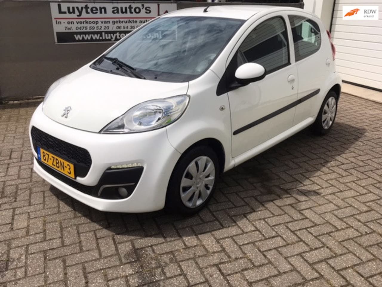 Peugeot 107 - 1.0 Active 5 deurs ,airco ,1e eig. NAP - AutoWereld.nl