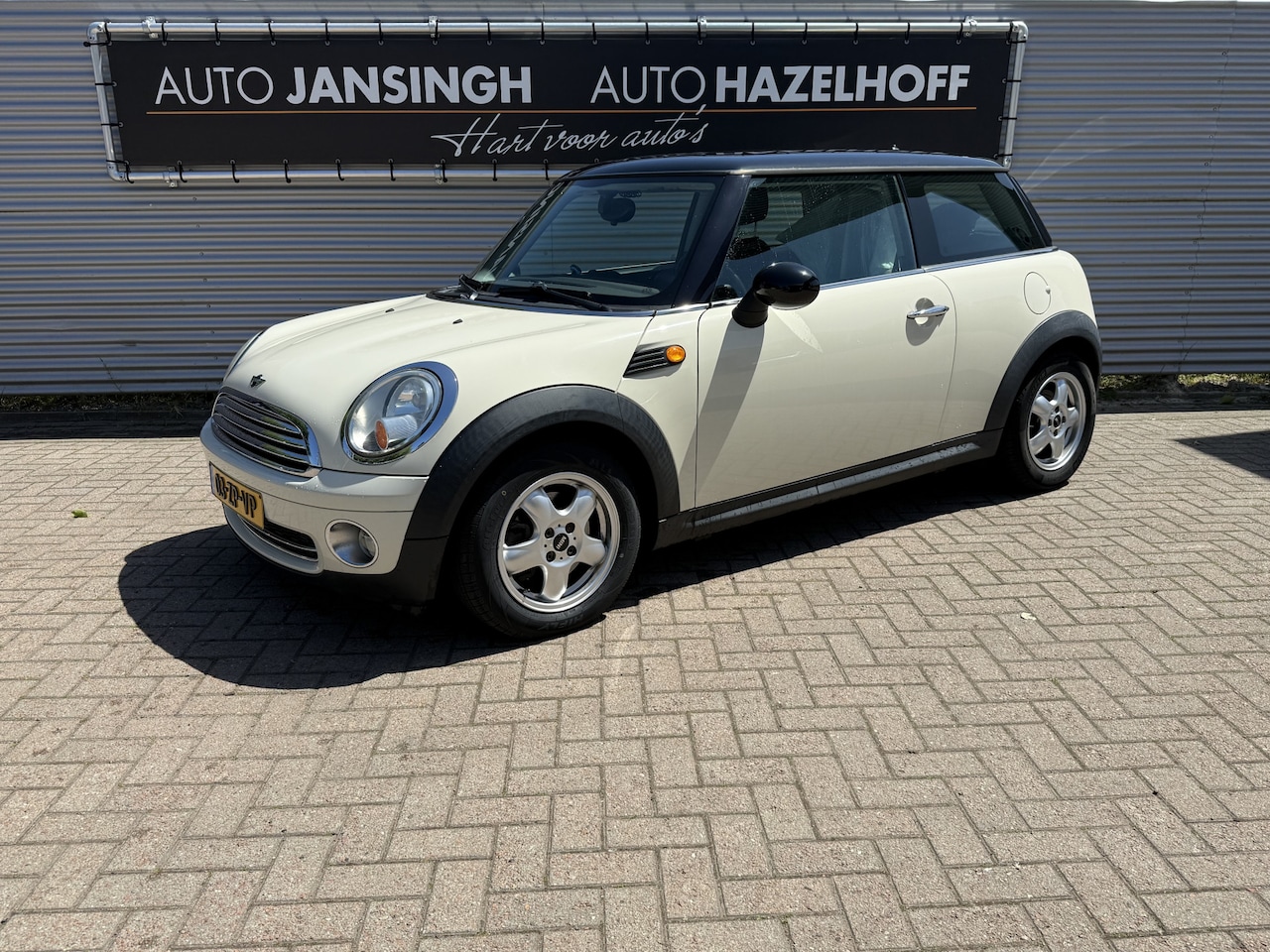 MINI 3-Deurs - 1.6 Cooper Pepper Ndl Auto! | LM Velgen | Elekt. Ramen | Allseason Banden | Weinig km! | L - AutoWereld.nl