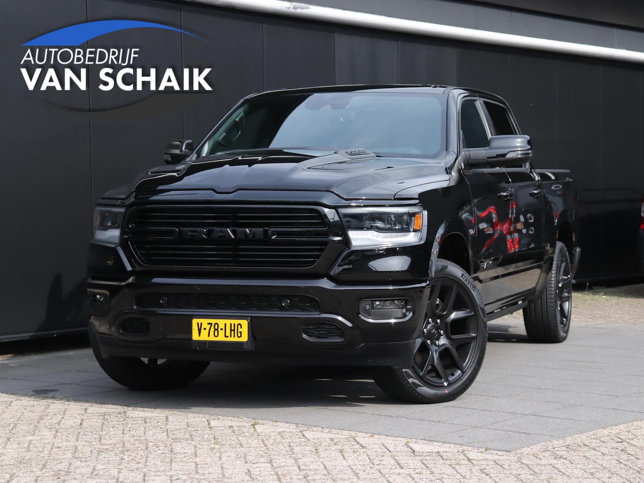 Dodge Ram 1500 - 5.7 V8 4x4 Crew Cab Sport | PANO-DAK | HEAD-UP | LUCHTVERING | TREKHAAK | ALPINE AUDIO | S - AutoWereld.nl
