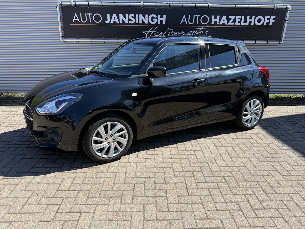 Suzuki Swift - 1.2 Select Smart Hybrid! met slechts 27.454km!! | ACC | Stoelverwarming | Airco | Bluetoot - AutoWereld.nl