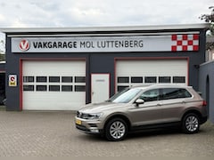 Volkswagen Tiguan - 1.4 TSI 125pk Connected Series, TREKHAAK, CRUISE CONTROL, AIRCO, APPLE CARPLAY, PDC