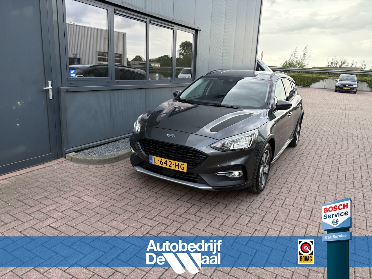 Ford Focus Wagon - 1.0 EcoB.Hybrid Active Business TREKHAAK/CAMERA/B&O/KEYLESS/DODEHOEK/ADAPT.CRUISE/WINTERPA - AutoWereld.nl