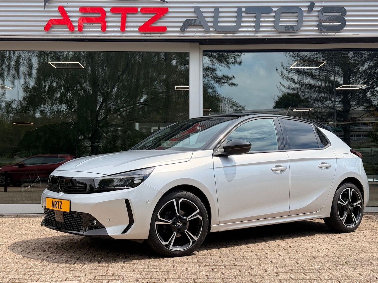 Opel Corsa - 1.2 GS l Panoramadak l LED l Carplay l Winter pack l Blind-spot - AutoWereld.nl