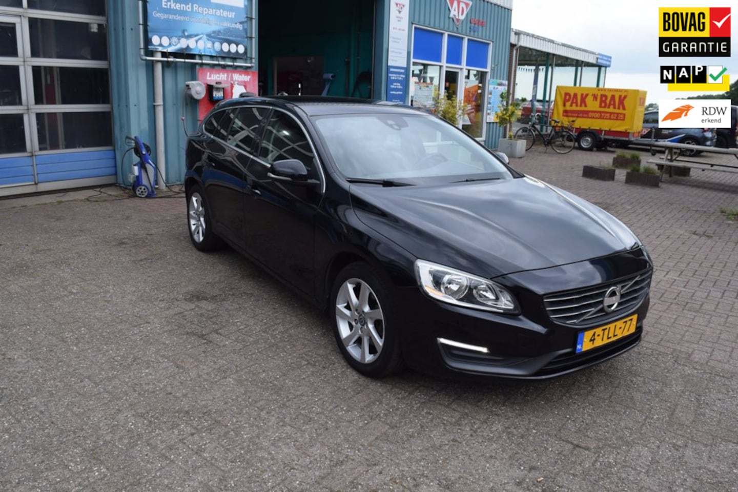 Volvo V60 - 1.6 T3 Momentum 1.6 T3 Momentum - AutoWereld.nl