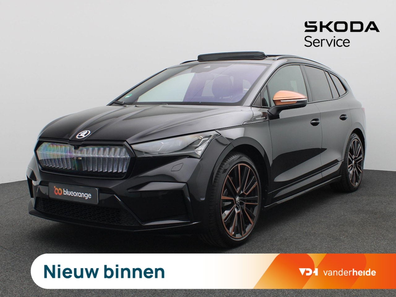 Skoda Enyaq iV - 80 Founders Edition Black 204PK Aut. SOH 92,73%, Panoramadak, Trekhaak, Warmtepomp, 21" LM - AutoWereld.nl