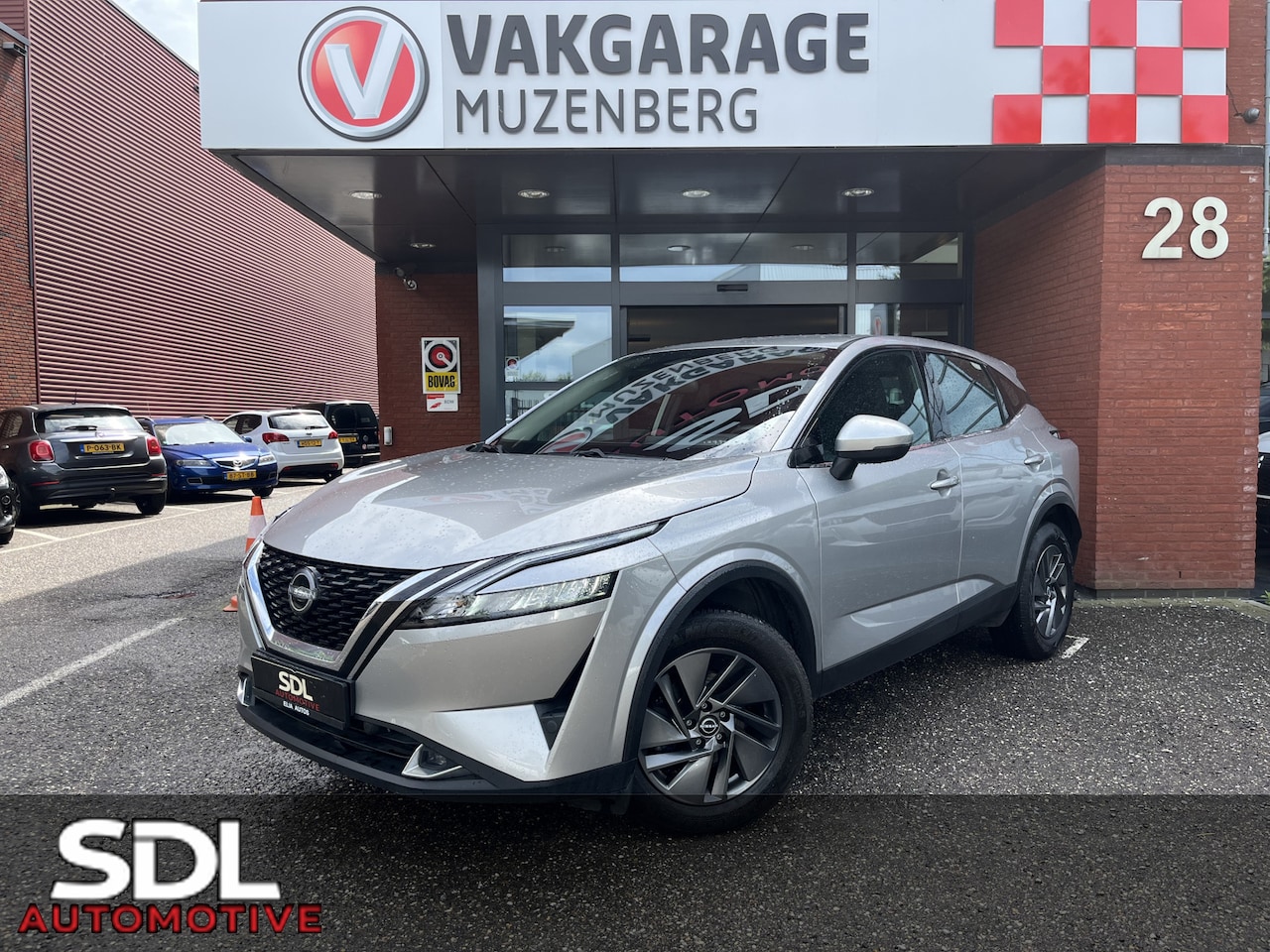 Nissan Qashqai - 1.3 MHEV Xtronic Acenta // ADAPT. CRUISE // DODEHOEK // KEYLESS // CAMERA+SENSOREN // APPL - AutoWereld.nl