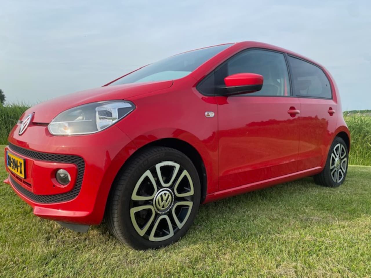 Volkswagen Up! - 1.0 75PK 5D BMT High Up - AutoWereld.nl